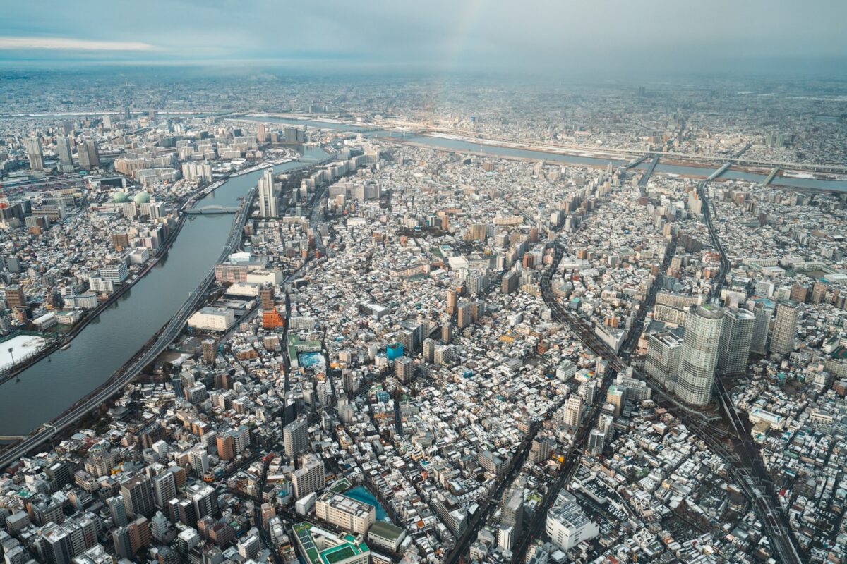 東京東部の街並みと川（空撮）
